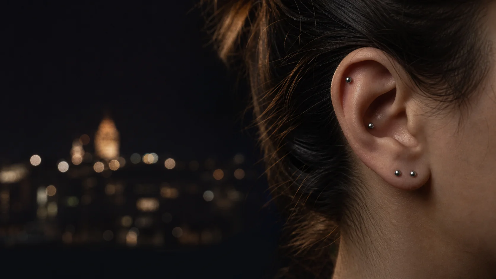 Platzierung, Schmuck und Anatomie—gemeinsam betrachtet. — Chill Ink Galata Istanbul
