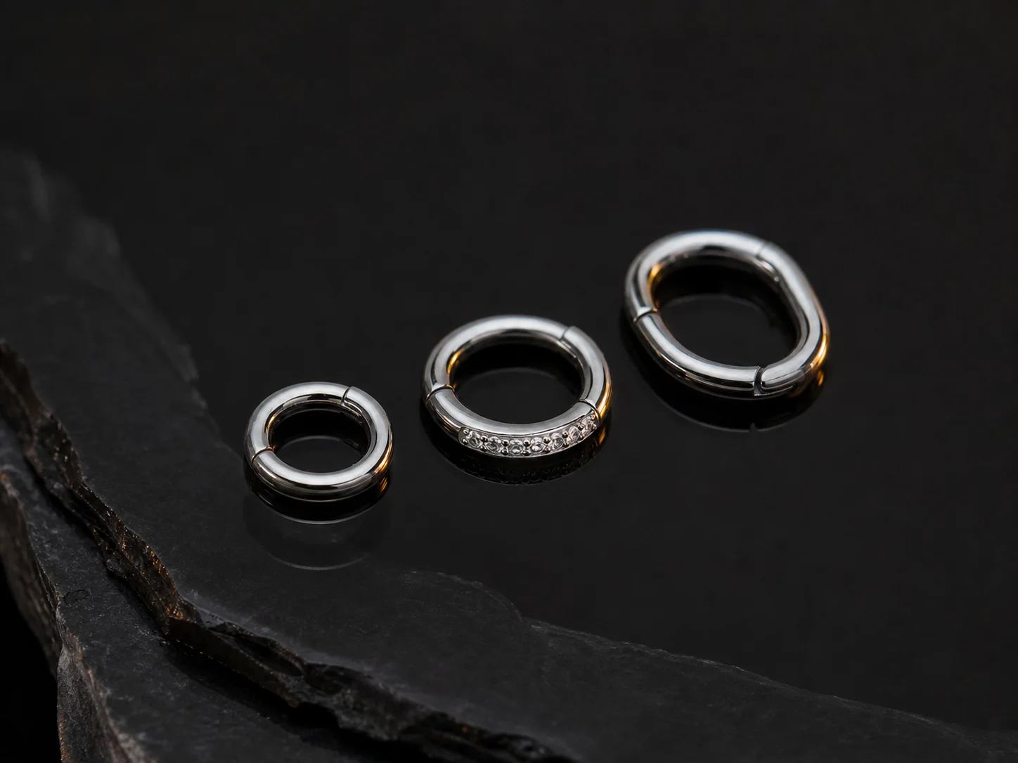 Halka yönü — Chill Ink Galata için hazırlanmış kulak piercing takısı stil referansı